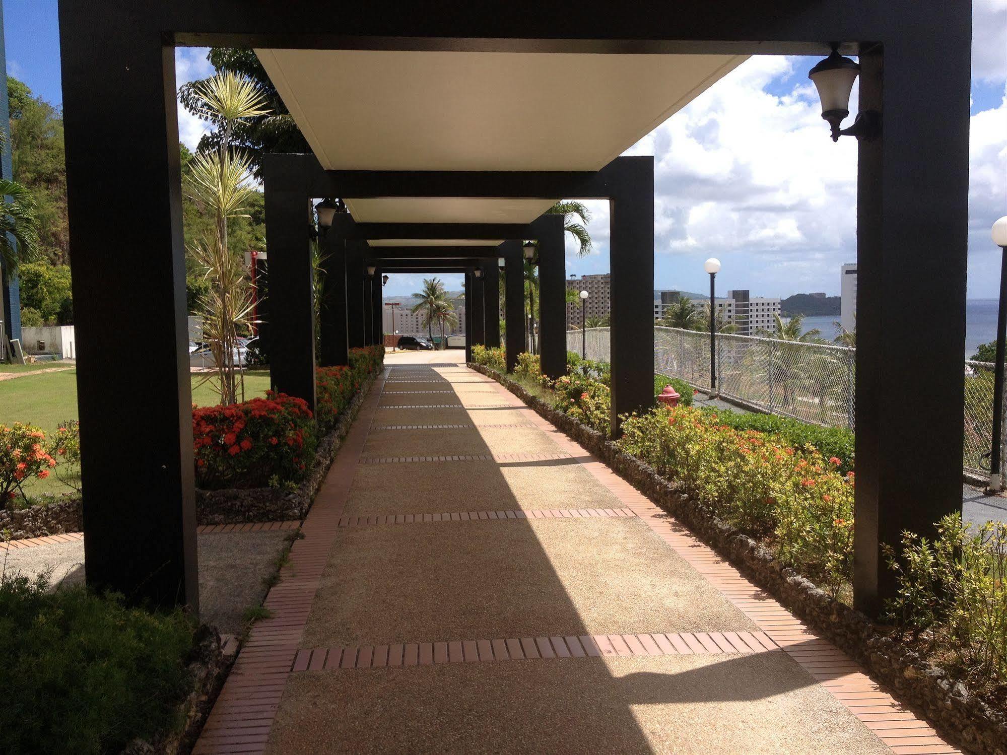 Oceanview Hotel And Residences Tumon Bagian luar foto
